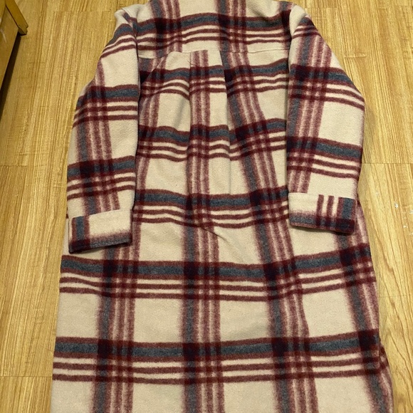 Mid Calf length Brand New Coat Never worn Great fit - Picture 3 of 4